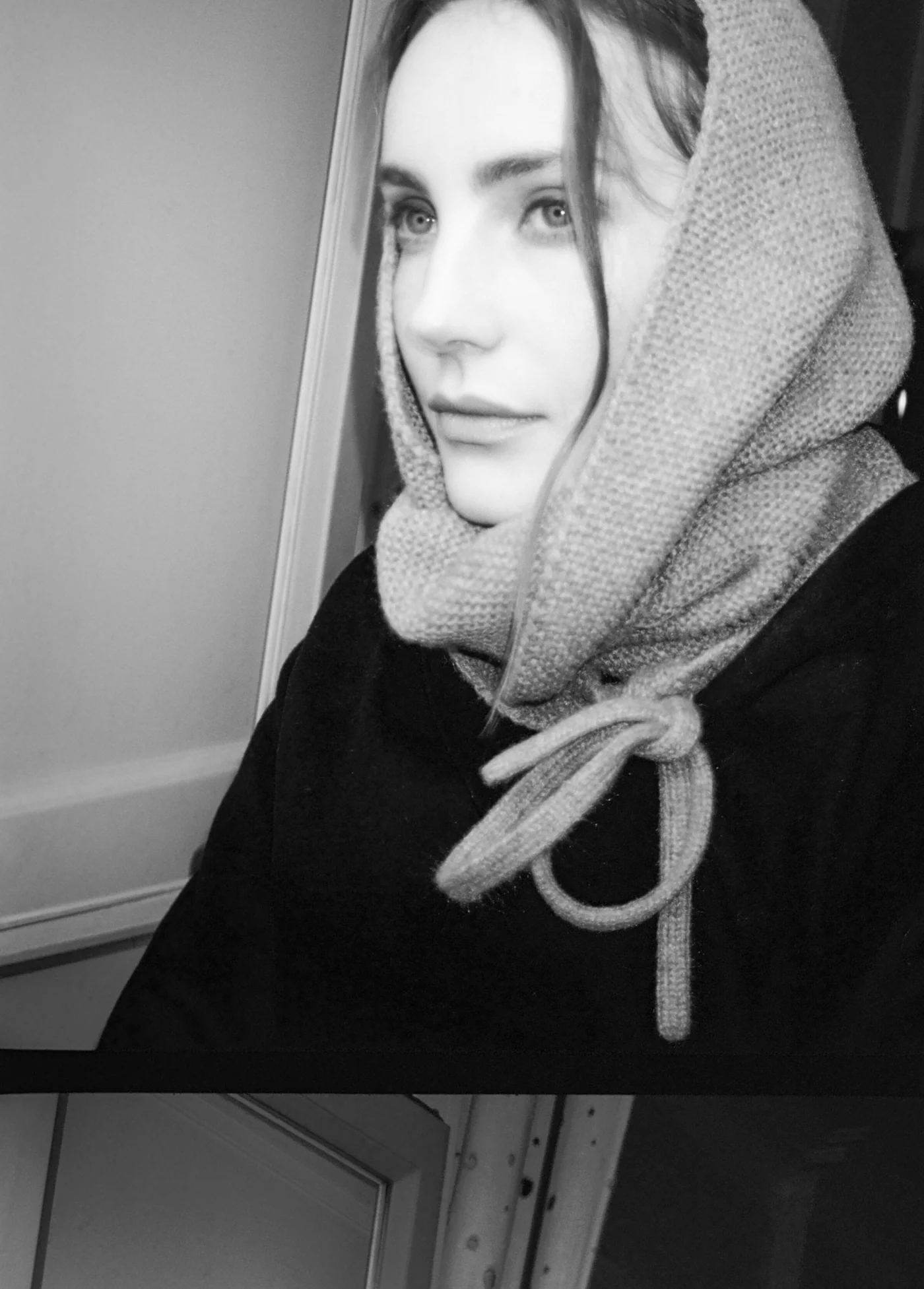 THE HOODED SCARF
