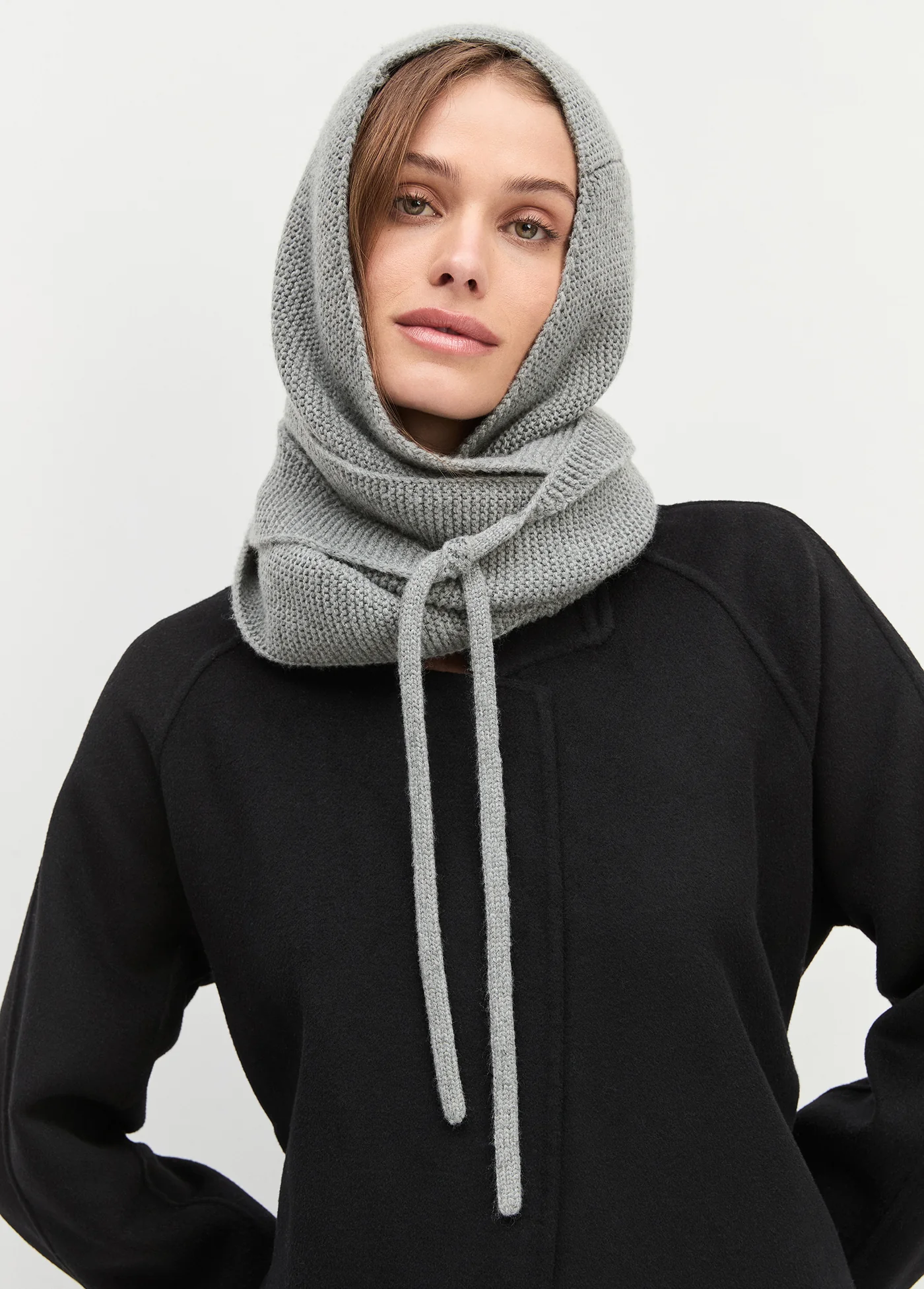 THE HOODED SCARF - Image 2