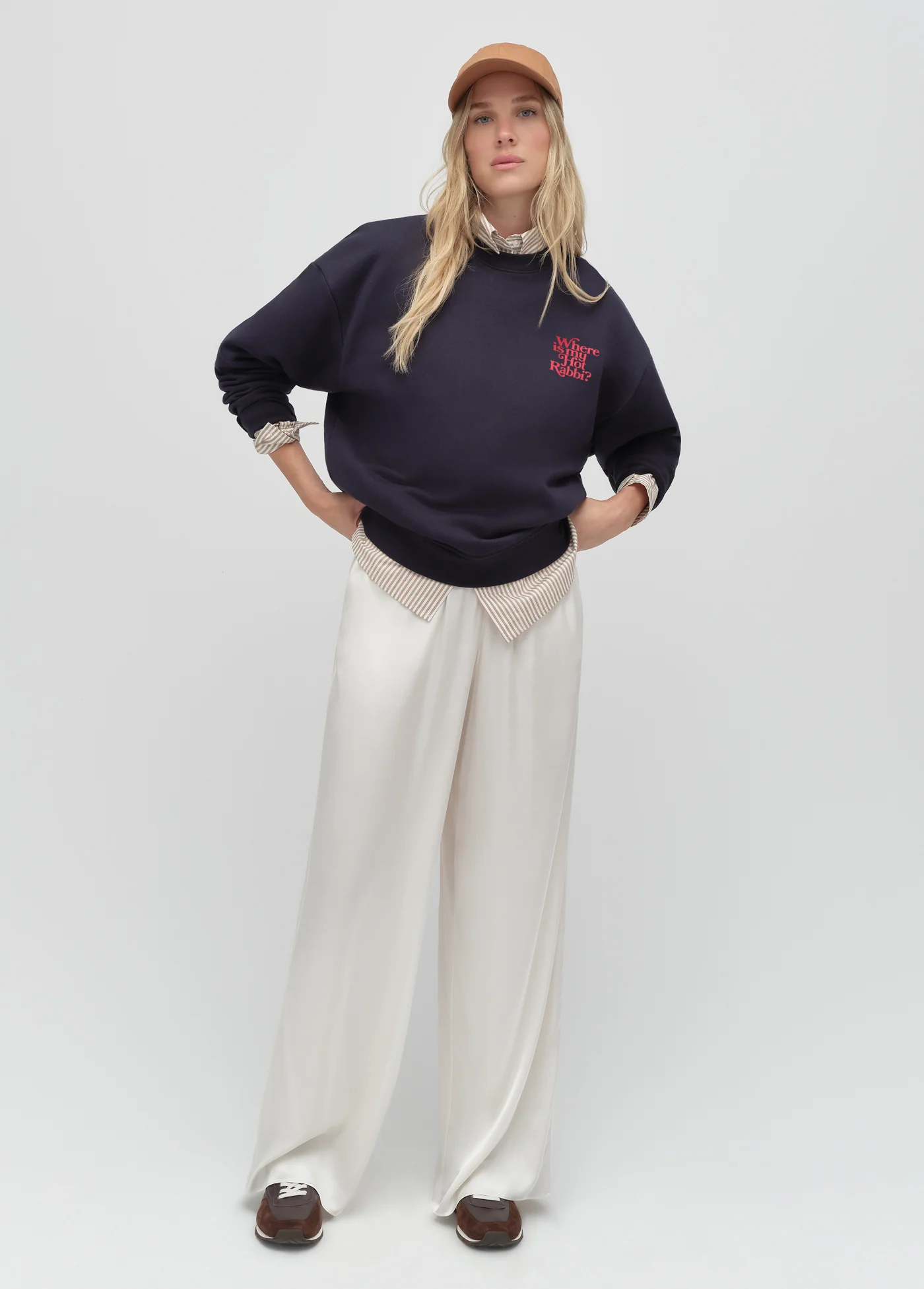 THE HOT RABBI SWEATSHIRT - Image 4