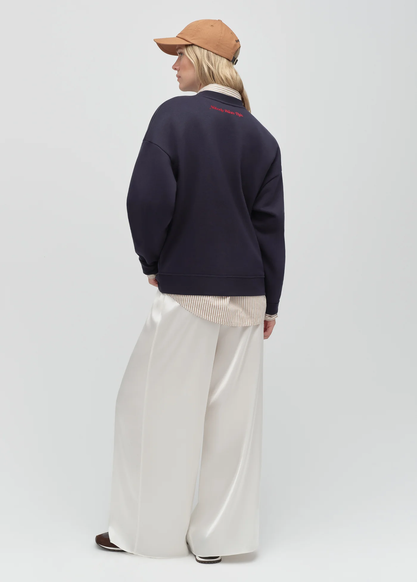 THE HOT RABBI SWEATSHIRT - Image 6