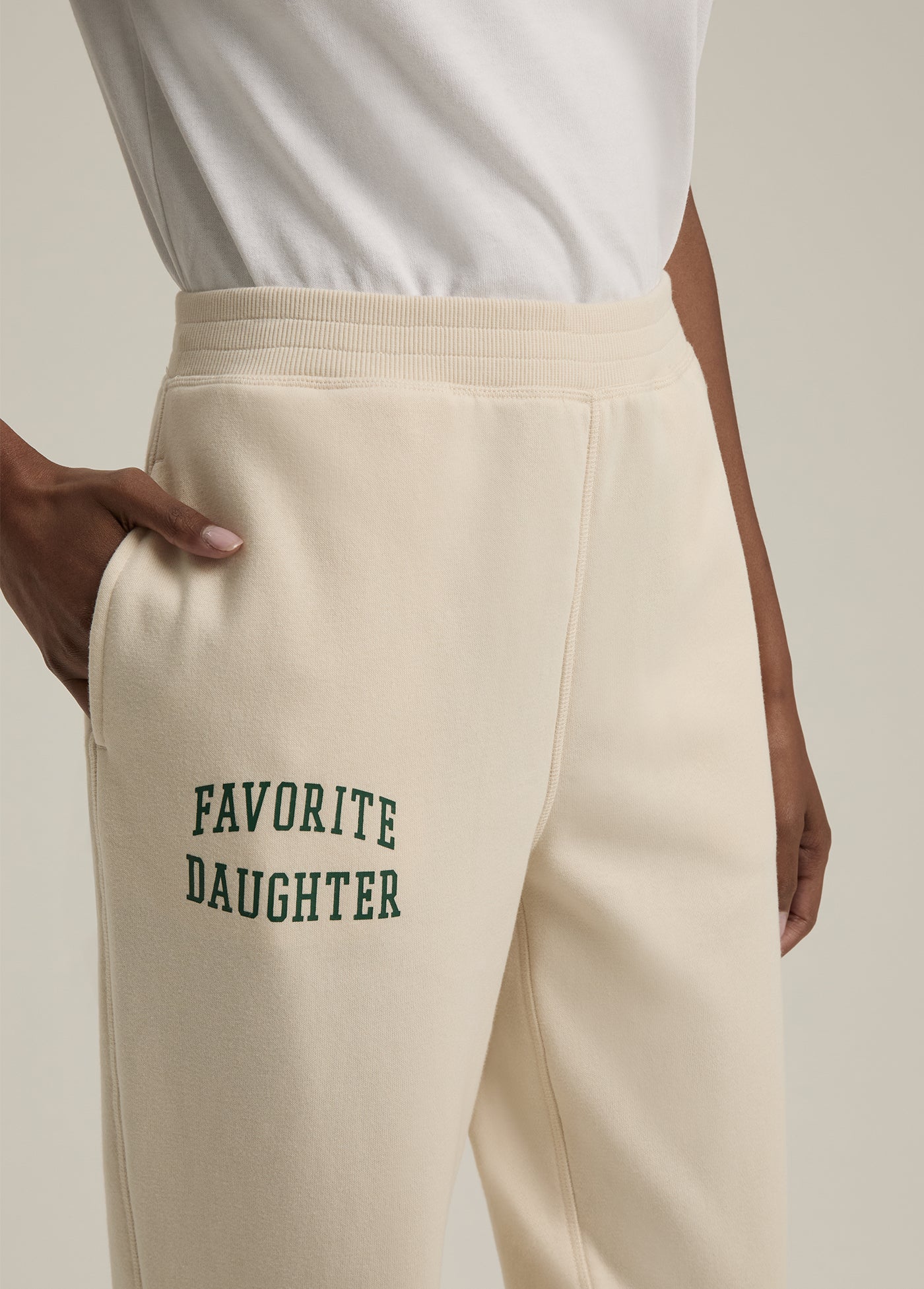 THE COLLEGIATE JOGGER - Image 2