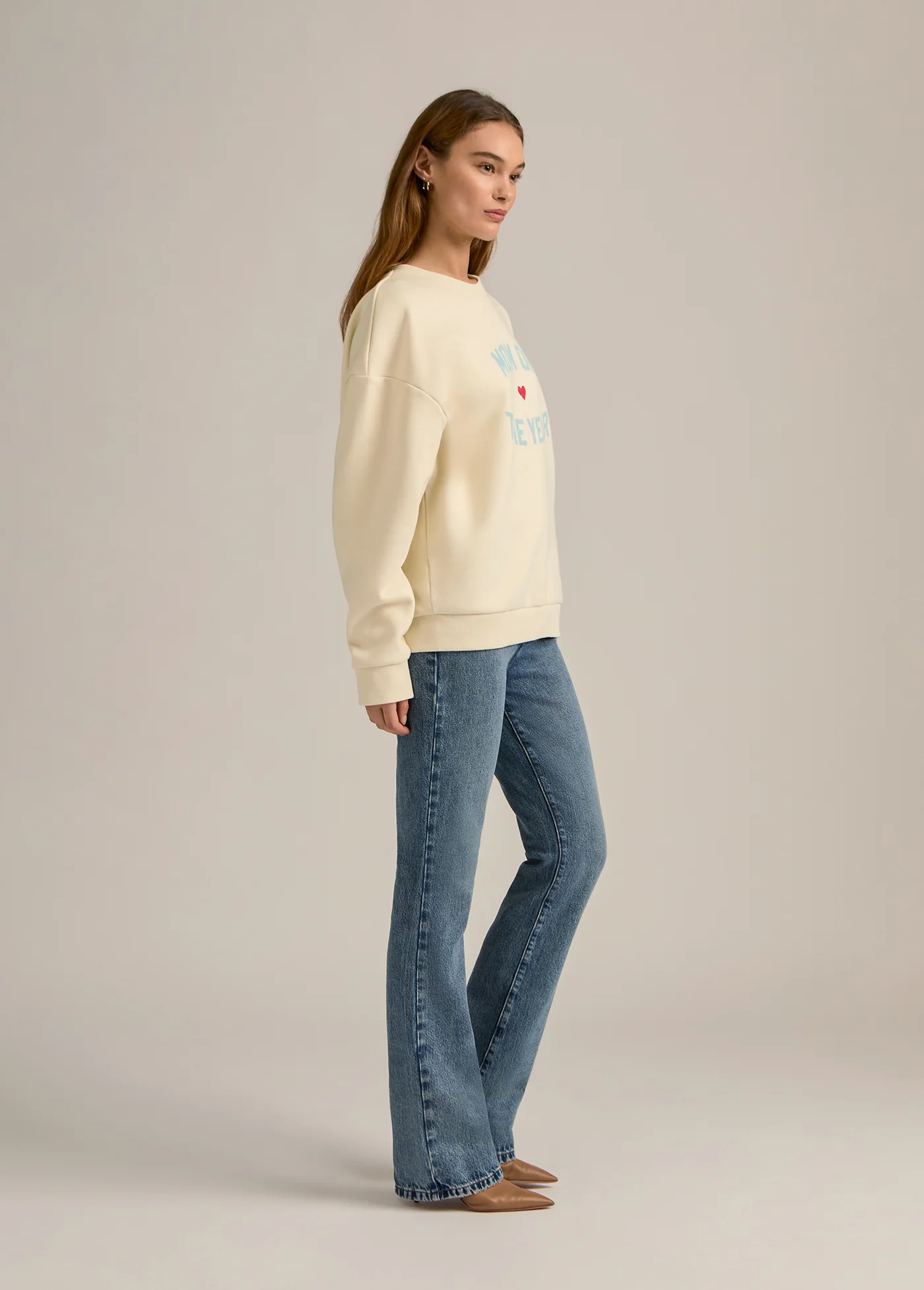 MOM OF THE YEAR SWEATSHIRT - Image 4