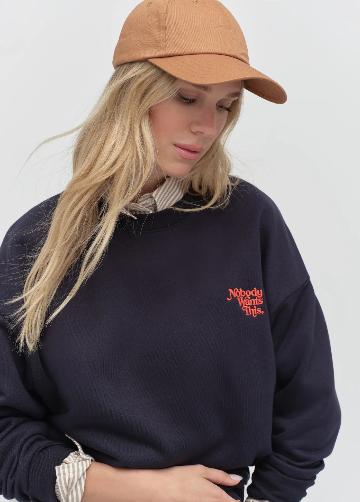 THE NWT EMBROIDERY SWEATSHIRT - Image 3