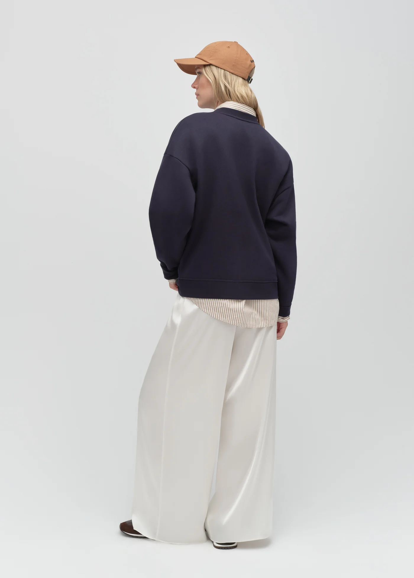 THE NWT EMBROIDERY SWEATSHIRT - Image 5
