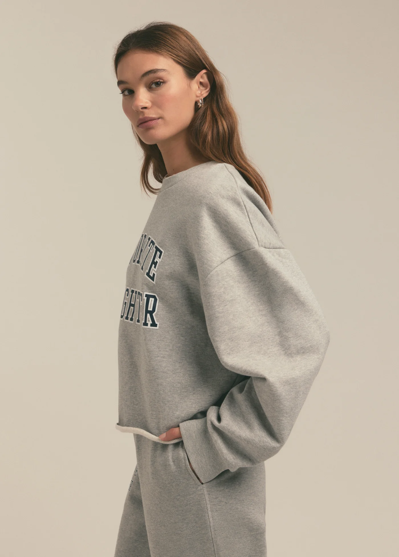 THE CROPPED COLLEGIATE SWEATSHIRT - Image 4