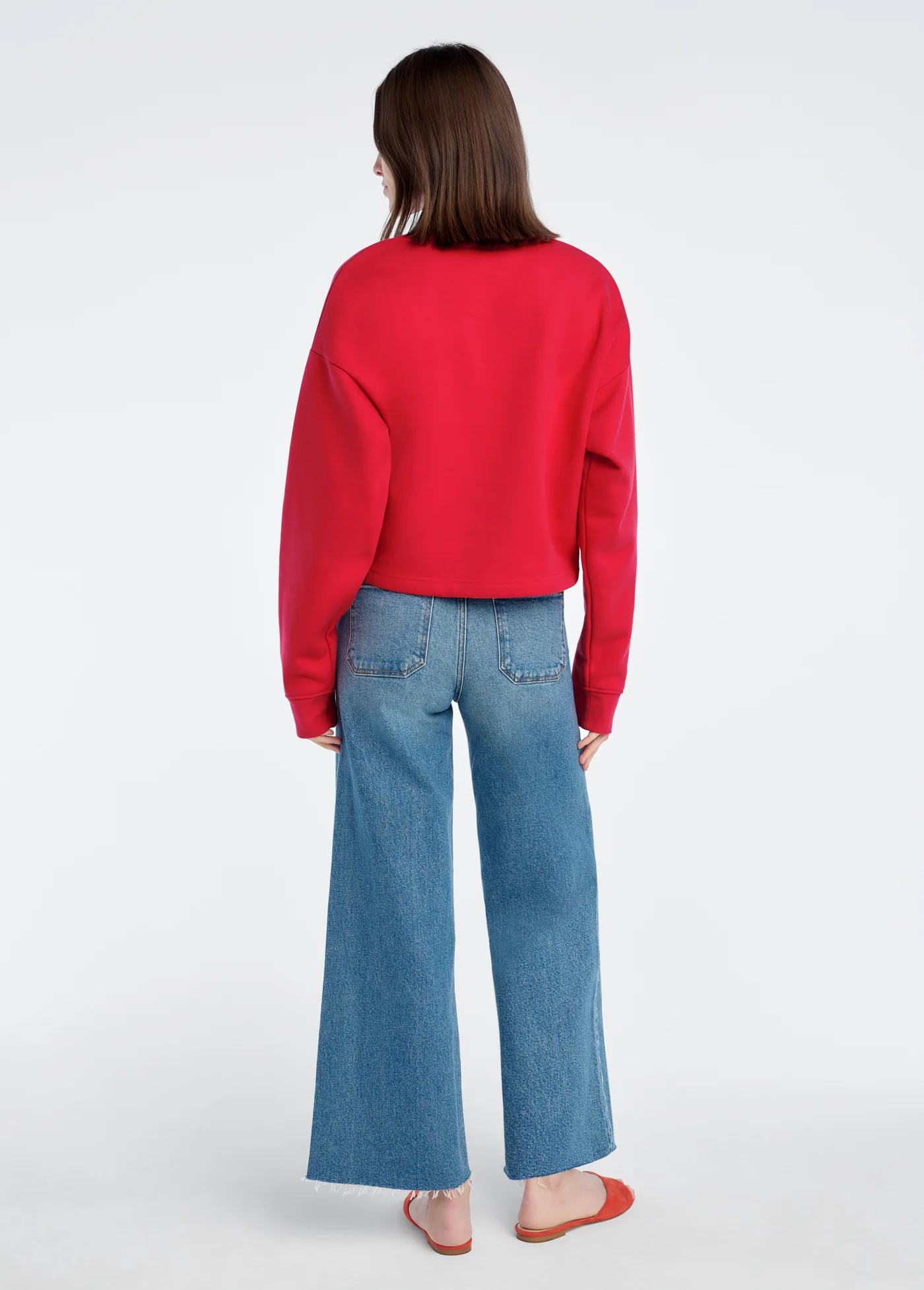 THE CROPPED SIGNATURE SWEATSHIRT - Image 4