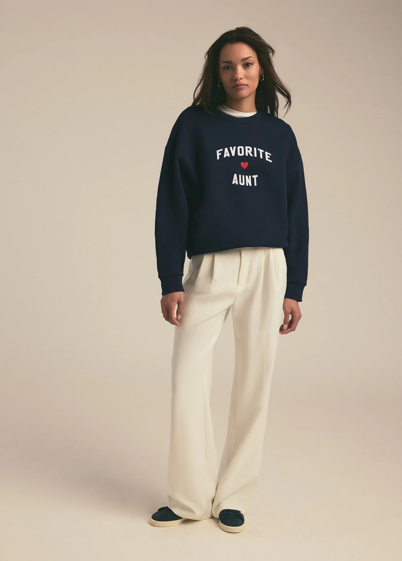 FAVORITE AUNT HEART LOGO SWEATSHIRT - Image 2