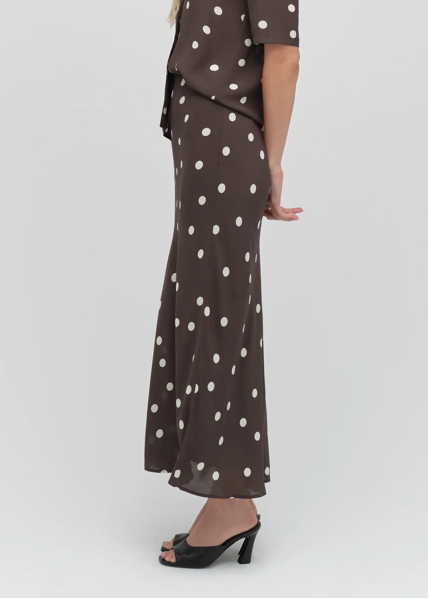 THE FAVORITE SKIRT - Image 3