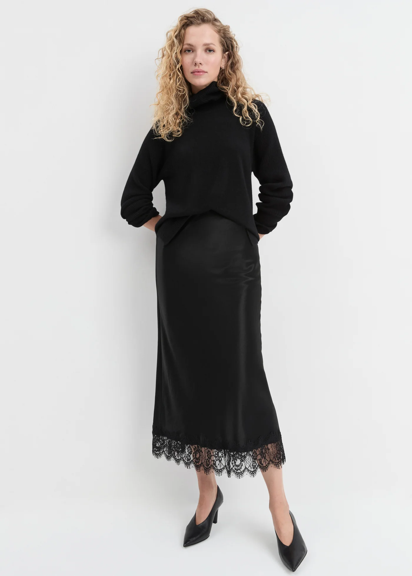 THE MINIMALIST SWEATER - Image 3