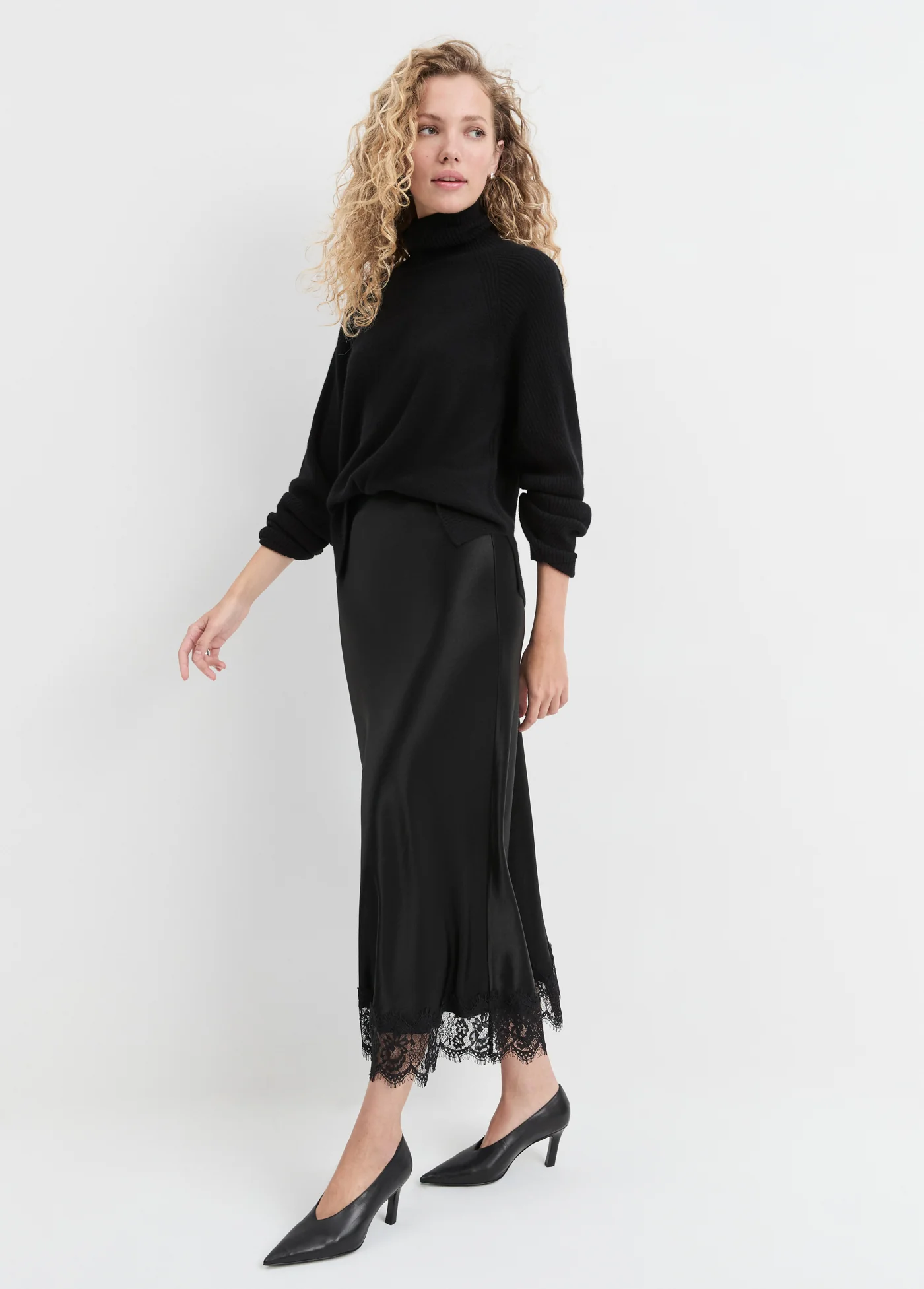THE MINIMALIST SWEATER - Image 4