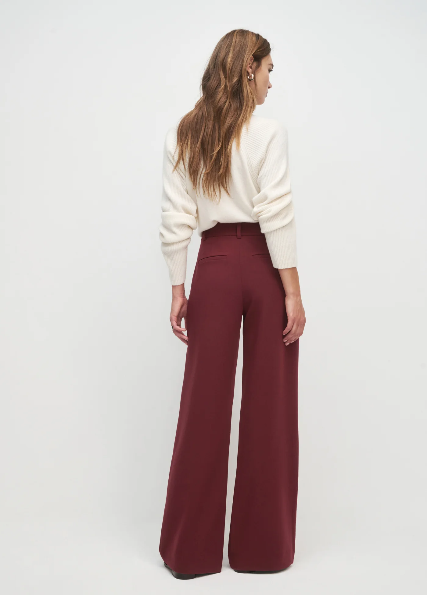 THE MINIMALIST SWEATER - Image 11
