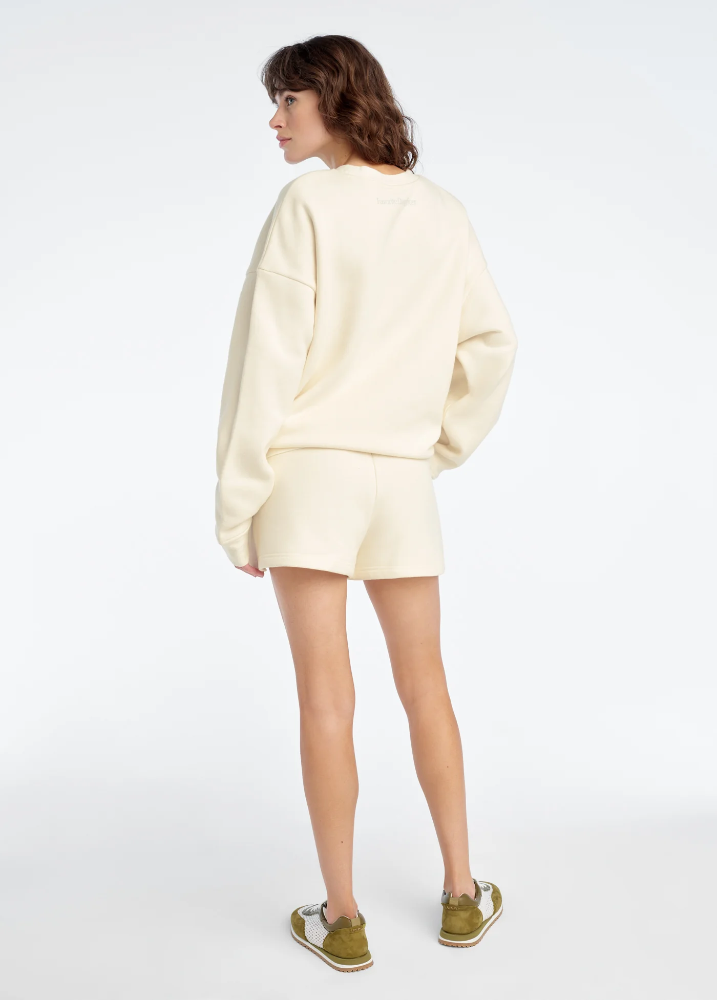 THE MOM OF THE YEAR SWEATSHIRT - Image 7