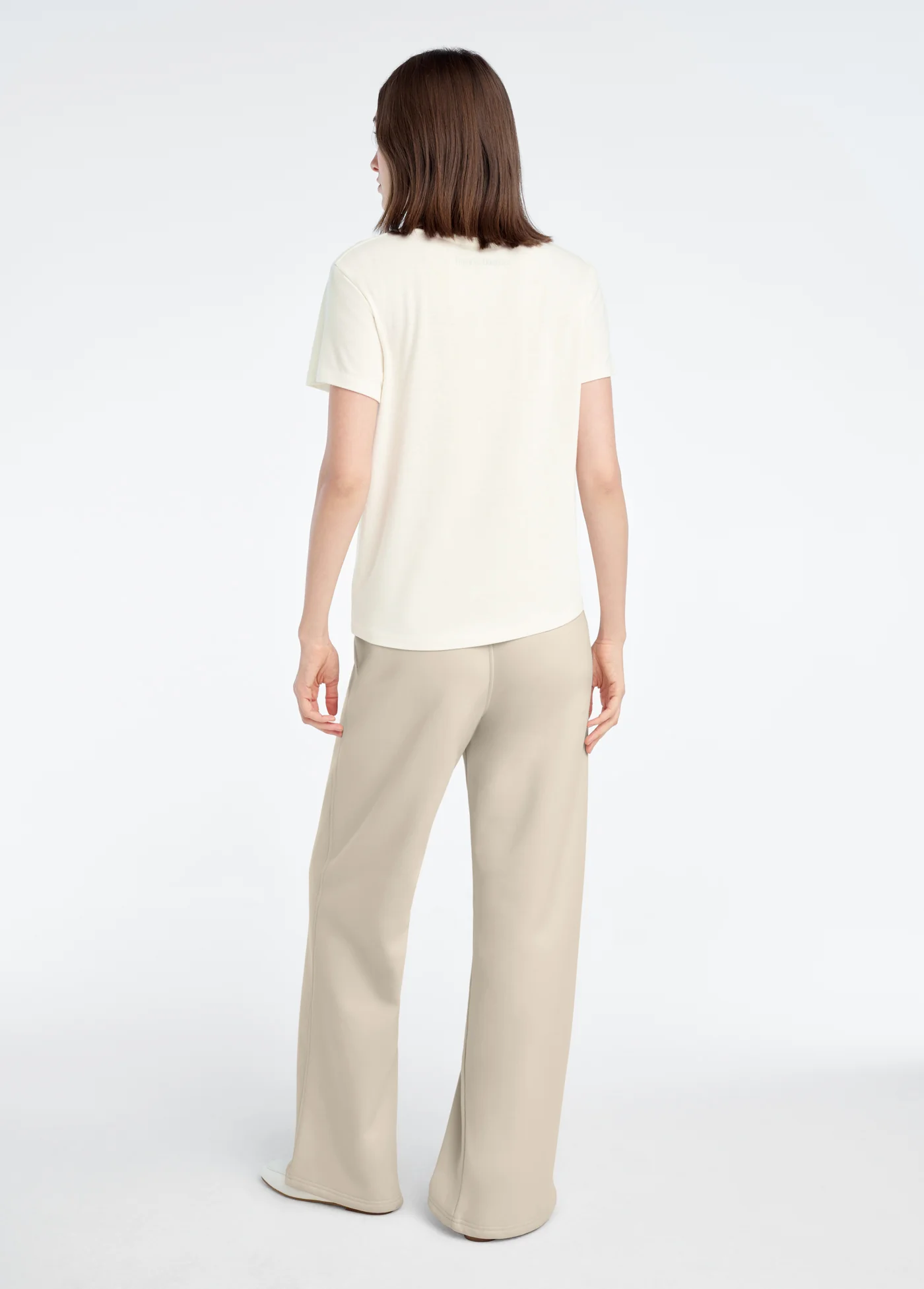 THE MOM OF THE YEAR TEE - Image 4