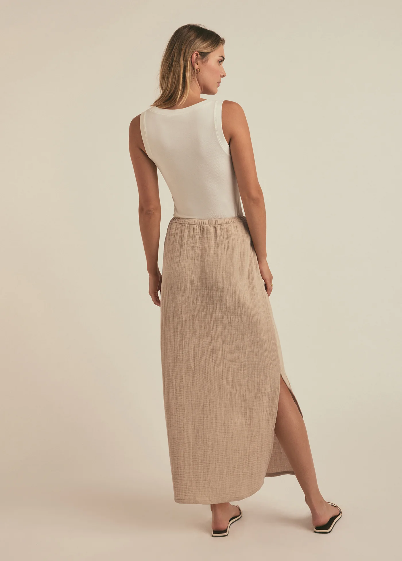 THE SLIP IT ON SKIRT - Image 4