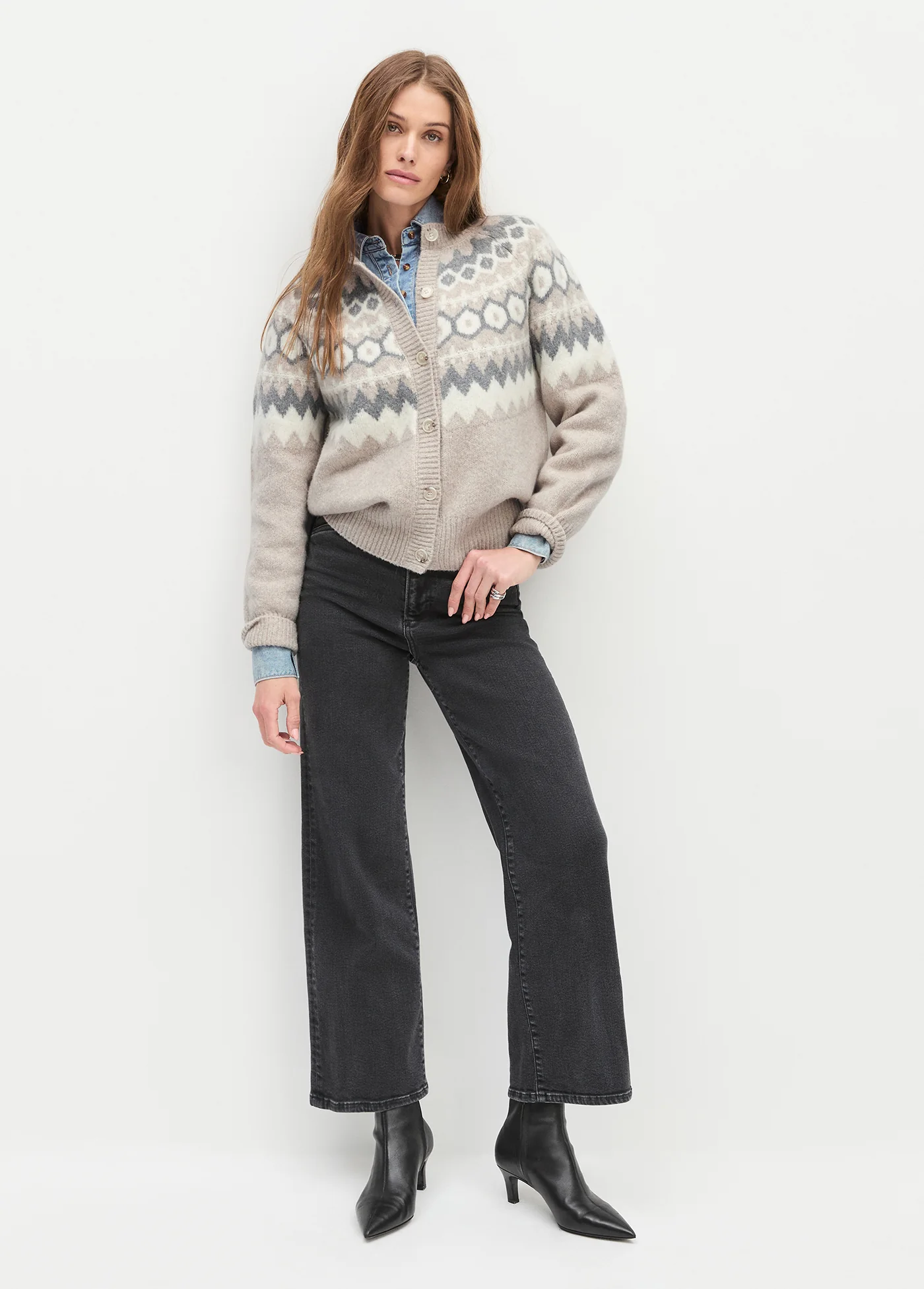 THE SNOWED IN CARDIGAN - Image 2