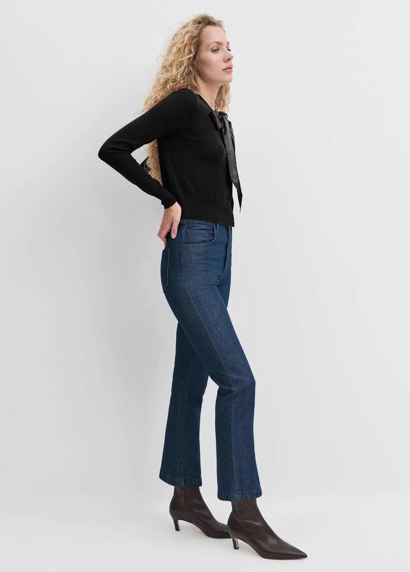 THE TAKE A BOW CARDIGAN - Image 3