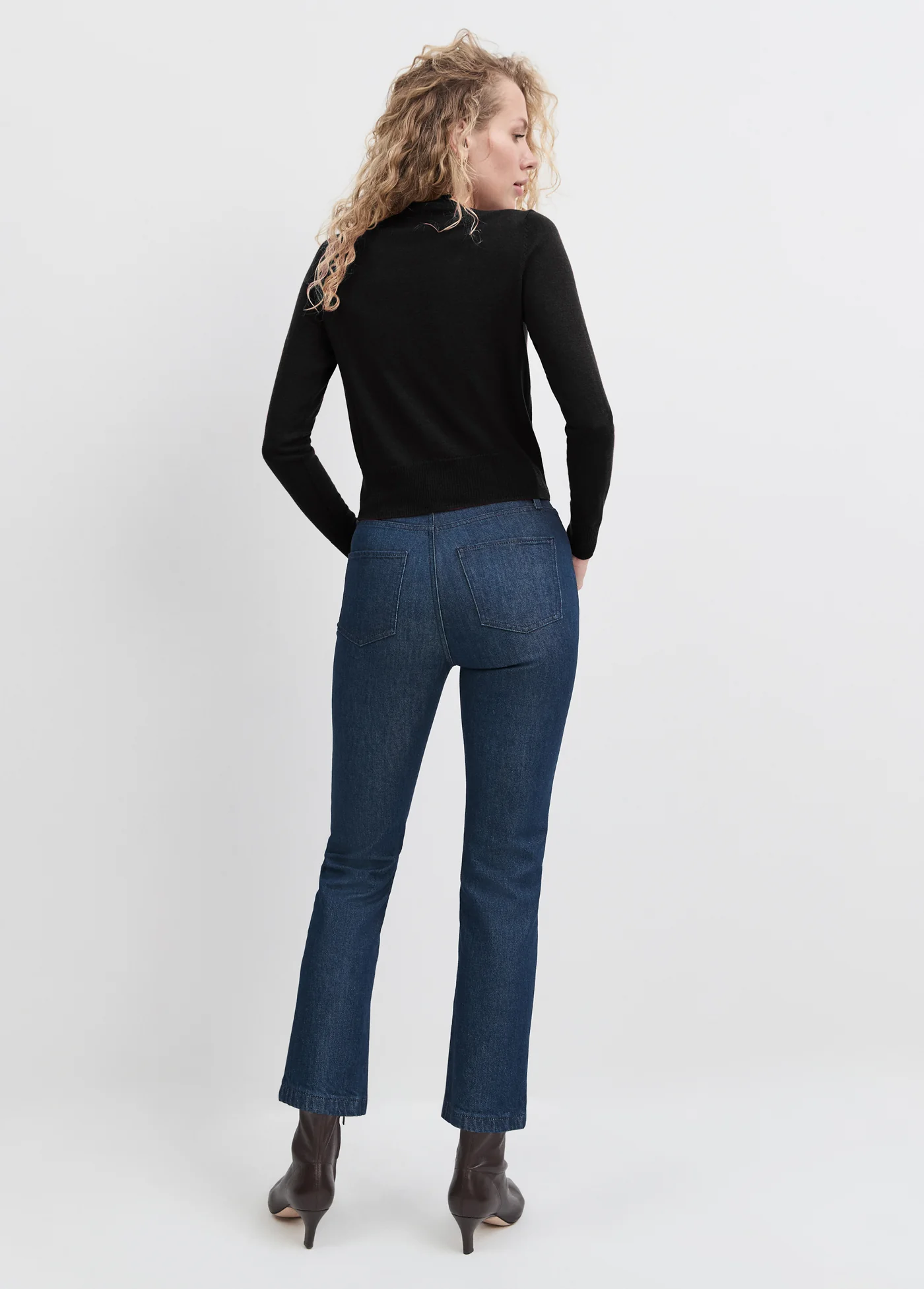 THE TAKE A BOW CARDIGAN - Image 4