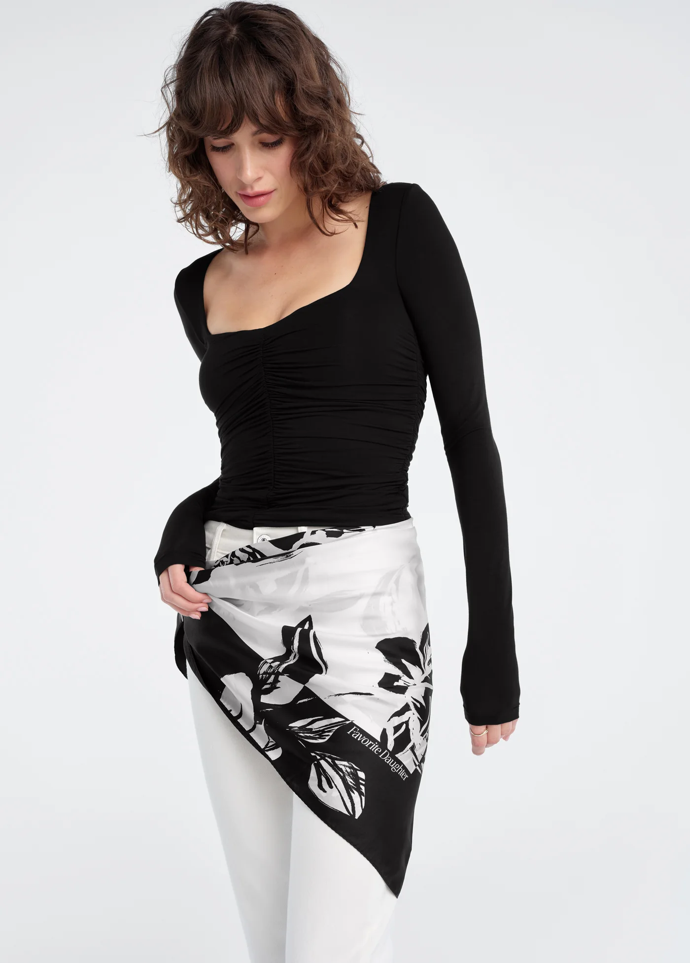 THE VINTAGE FLORAL SILK SQUARE SCARF - Image 2
